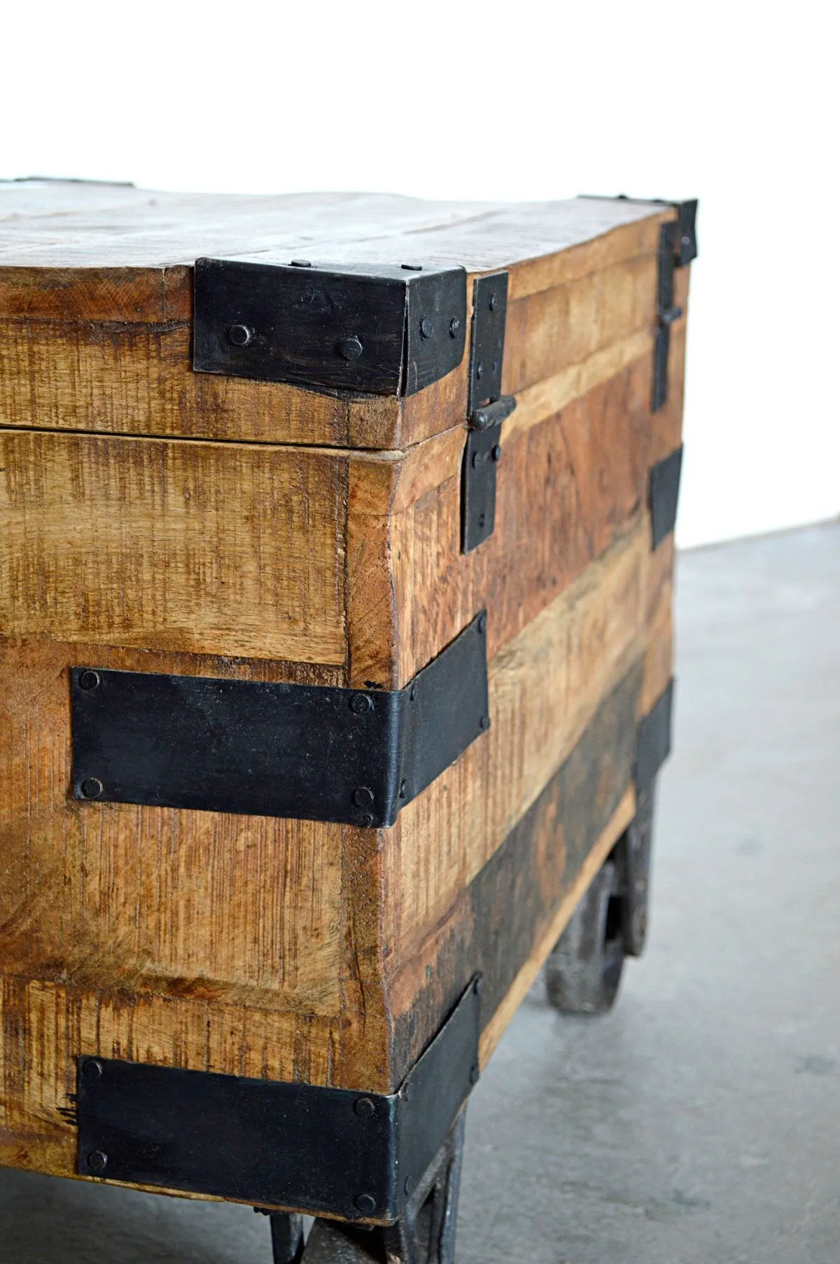 Bauletto Industrial con ruote in Legno Massello con Ruote Country Rustico - BH2516