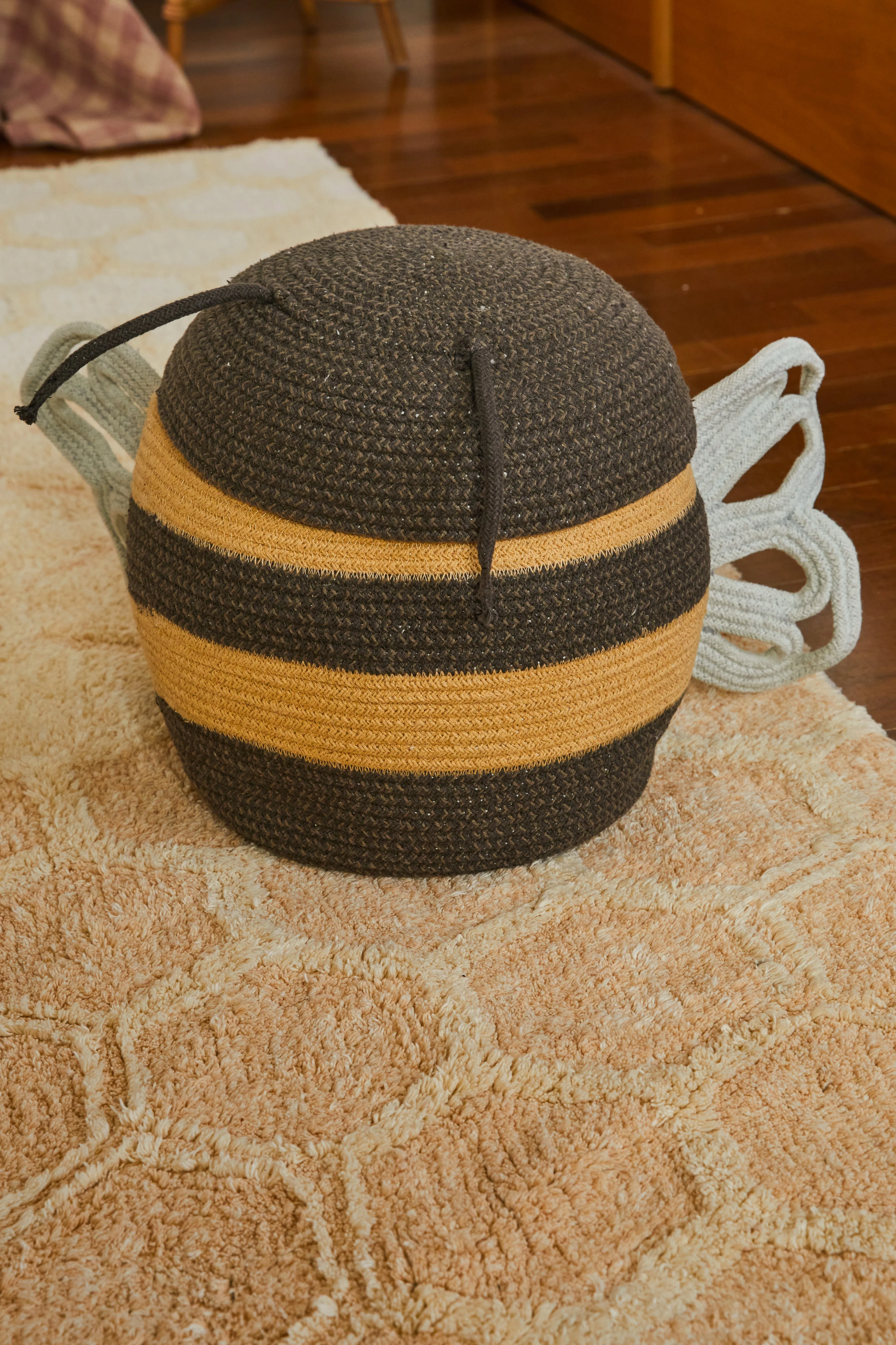 Lorena Canals Basket Mama Bee
